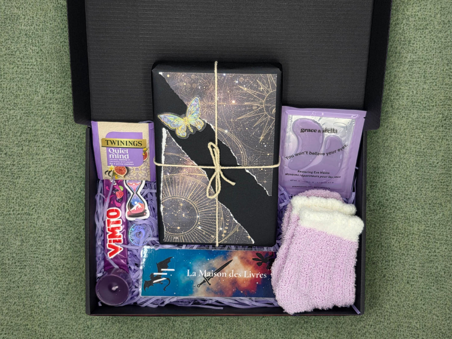 Blind Date With a Book β Fantasy Surprise Book Gift Bundle